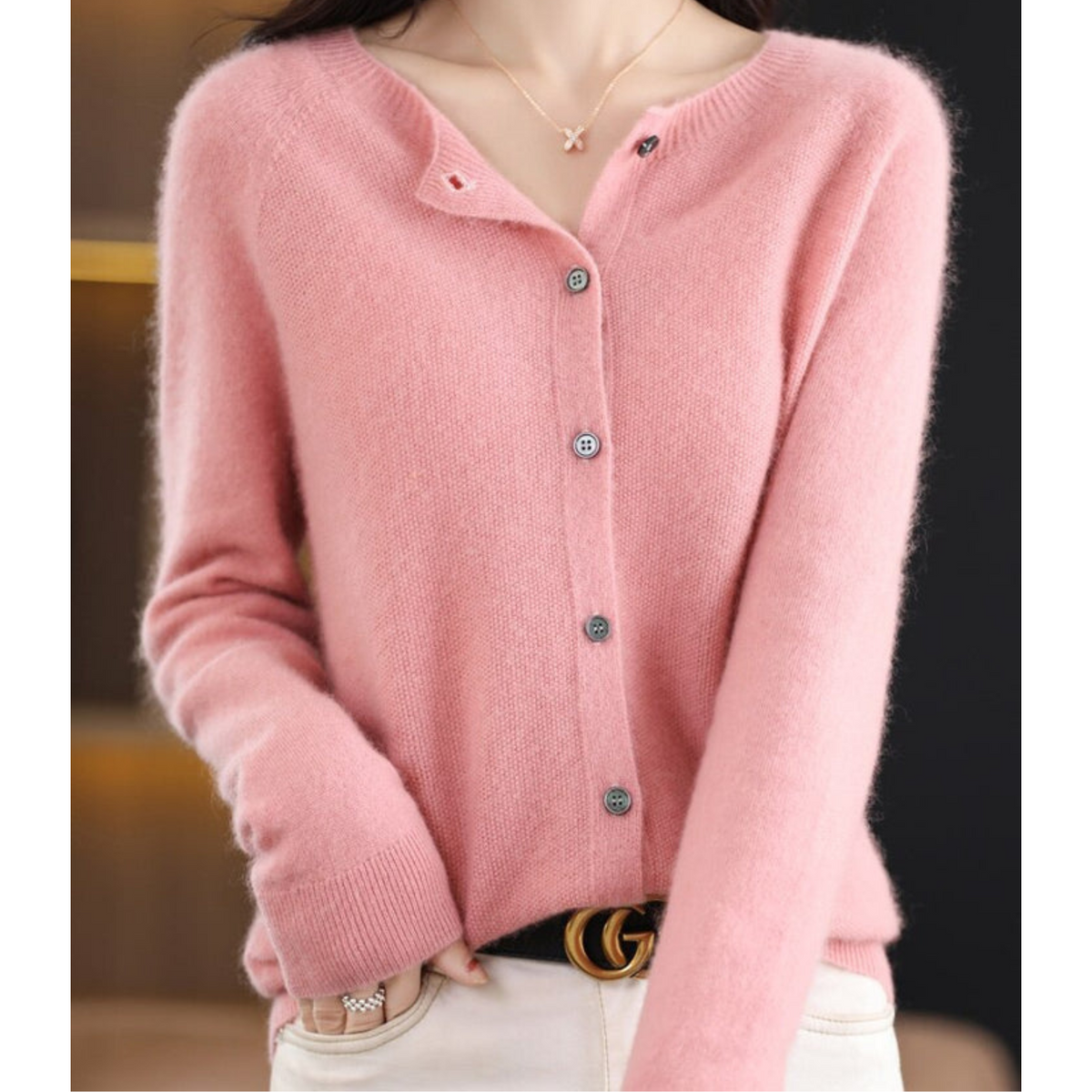 Damen Strickjacke mit Rundhalsausschnitt und Knopfleiste