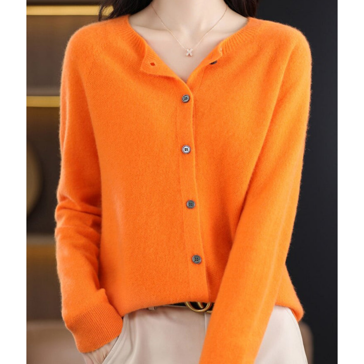 Damen Strickjacke mit Rundhalsausschnitt und Knopfleiste