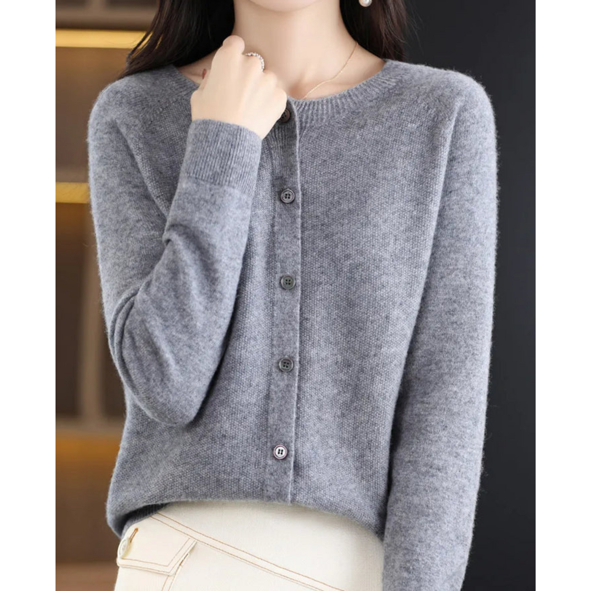 Damen Strickjacke mit Rundhalsausschnitt und Knopfleiste