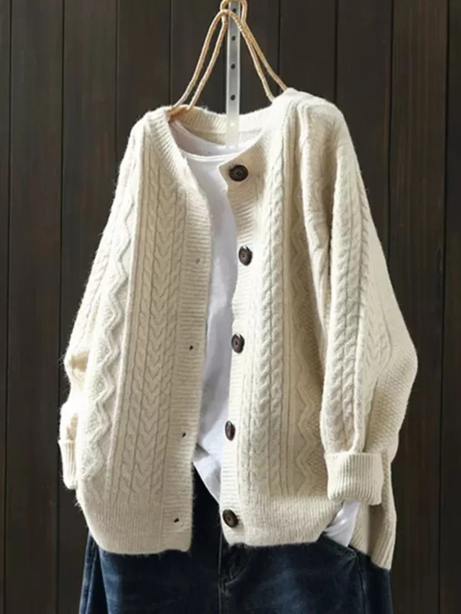 Strickjacke mit Zopfmuster und Knopfleiste im Relaxed Fit
