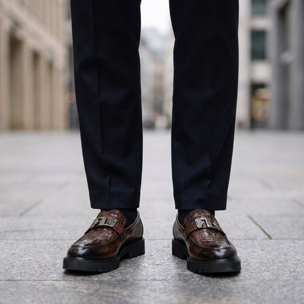 Eleganter Slipper-Loafer mit Krokoprägung und Plateausohle