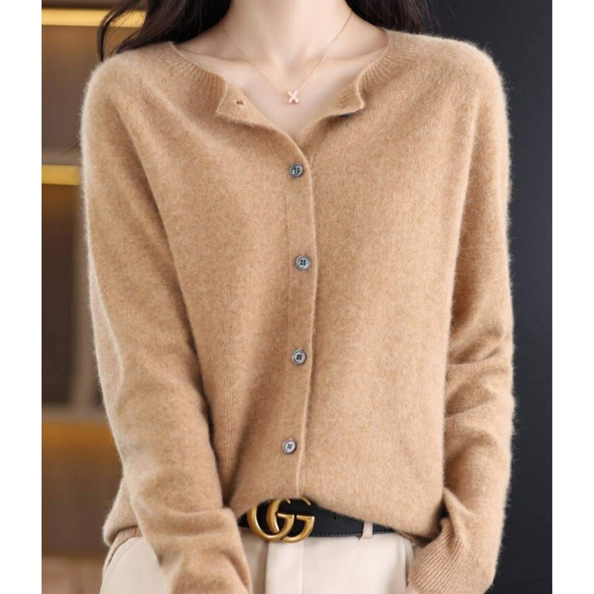 Damen Strickjacke mit Rundhalsausschnitt und Knopfleiste