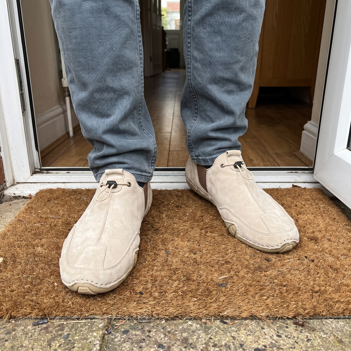 Herren Slipper aus Kunstleder mit elastischer Schnürung