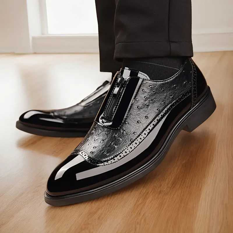 Herren Oxford Schuhe in Strauss-Optik mit Lackdetails