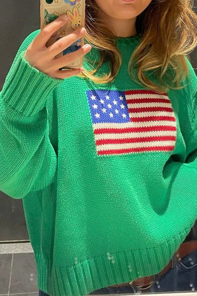 Lockerer Strickpullover mit Stehkragen und Retro Flaggenmotiv