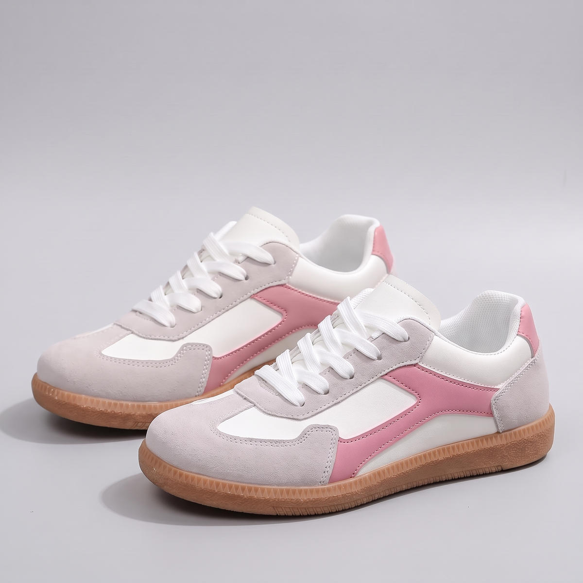 Flache Damen Retro Sneaker mit Gummisohle