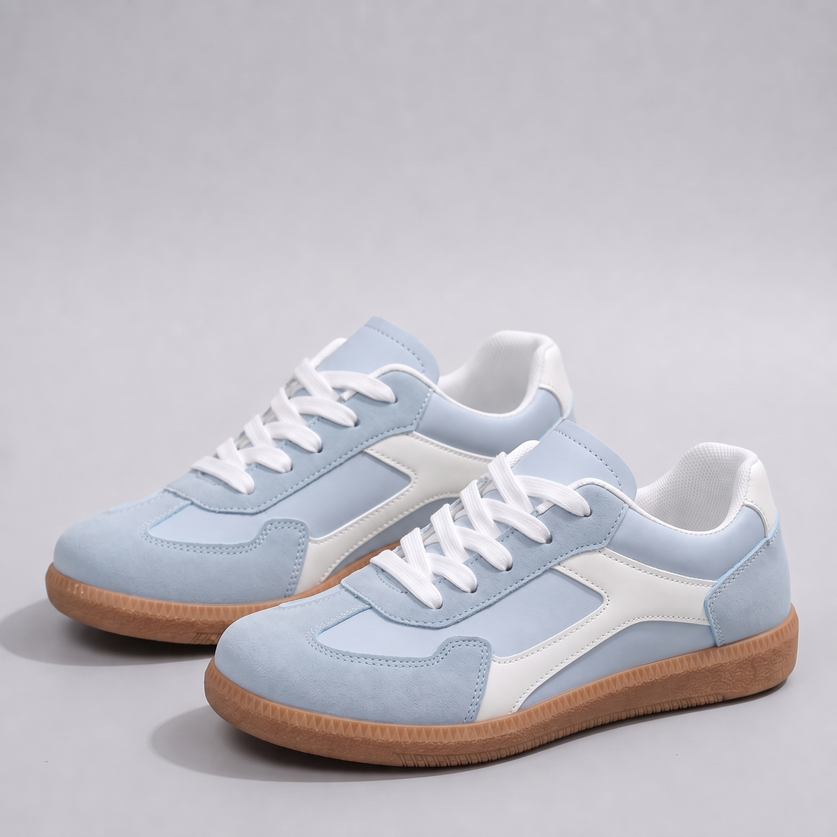 Flache Damen Retro Sneaker mit Gummisohle