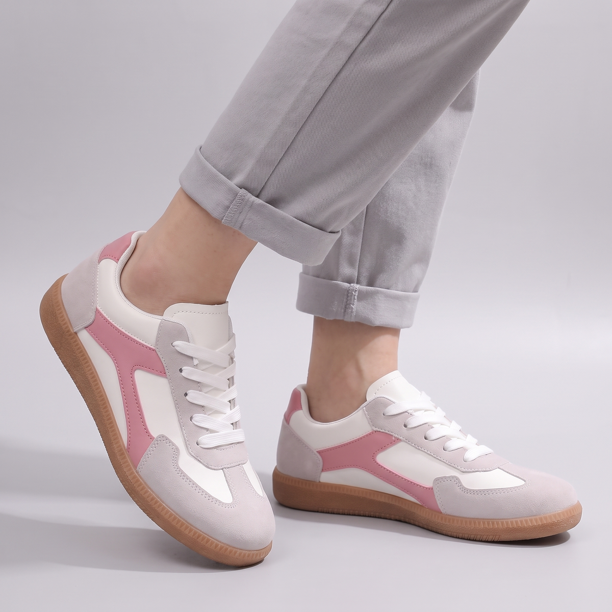 Flache Damen Retro Sneaker mit Gummisohle