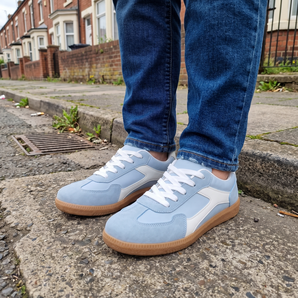 Flache Damen Retro Sneaker mit Gummisohle
