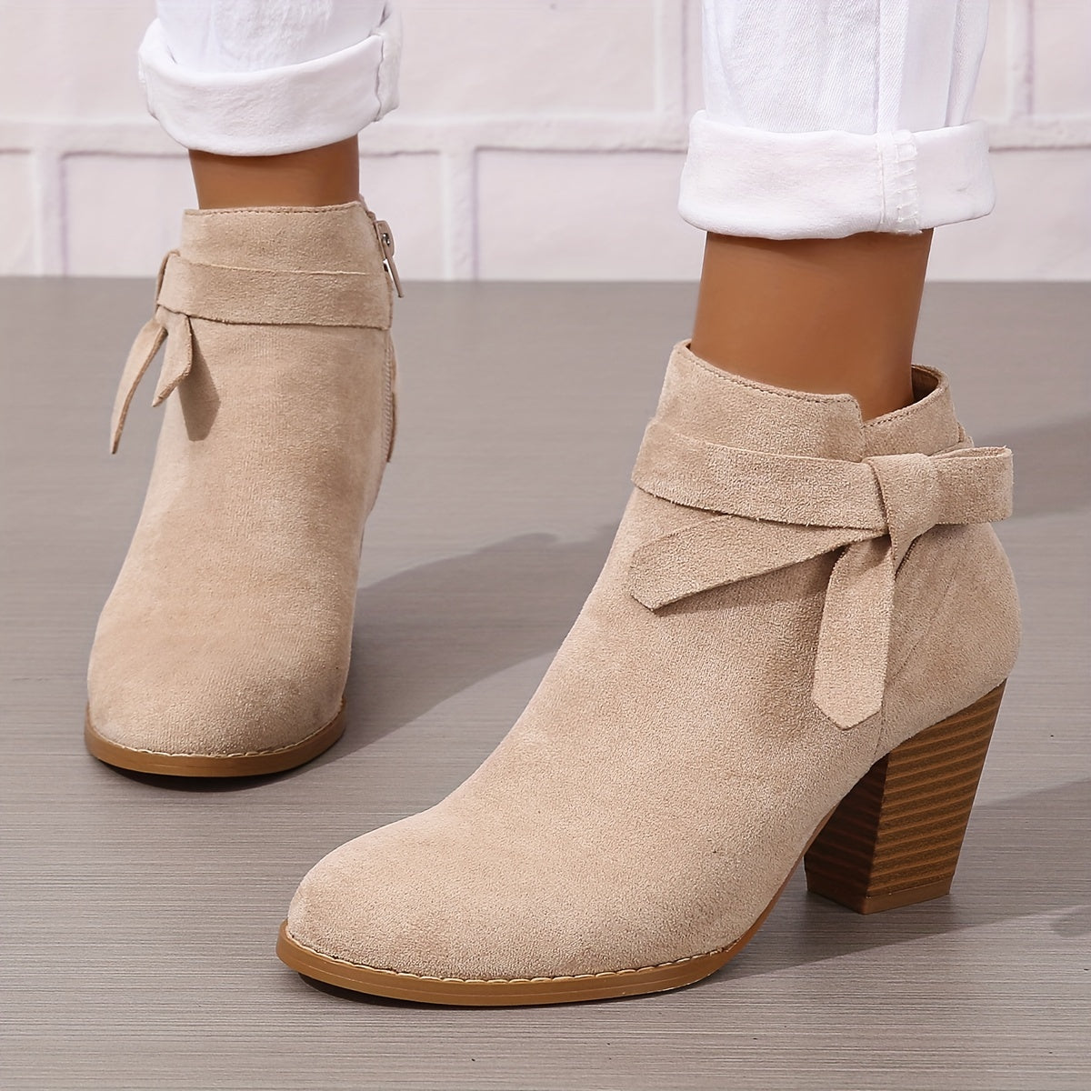 Spitze Damen Stiefeletten mit Blockabsatz und Schleife