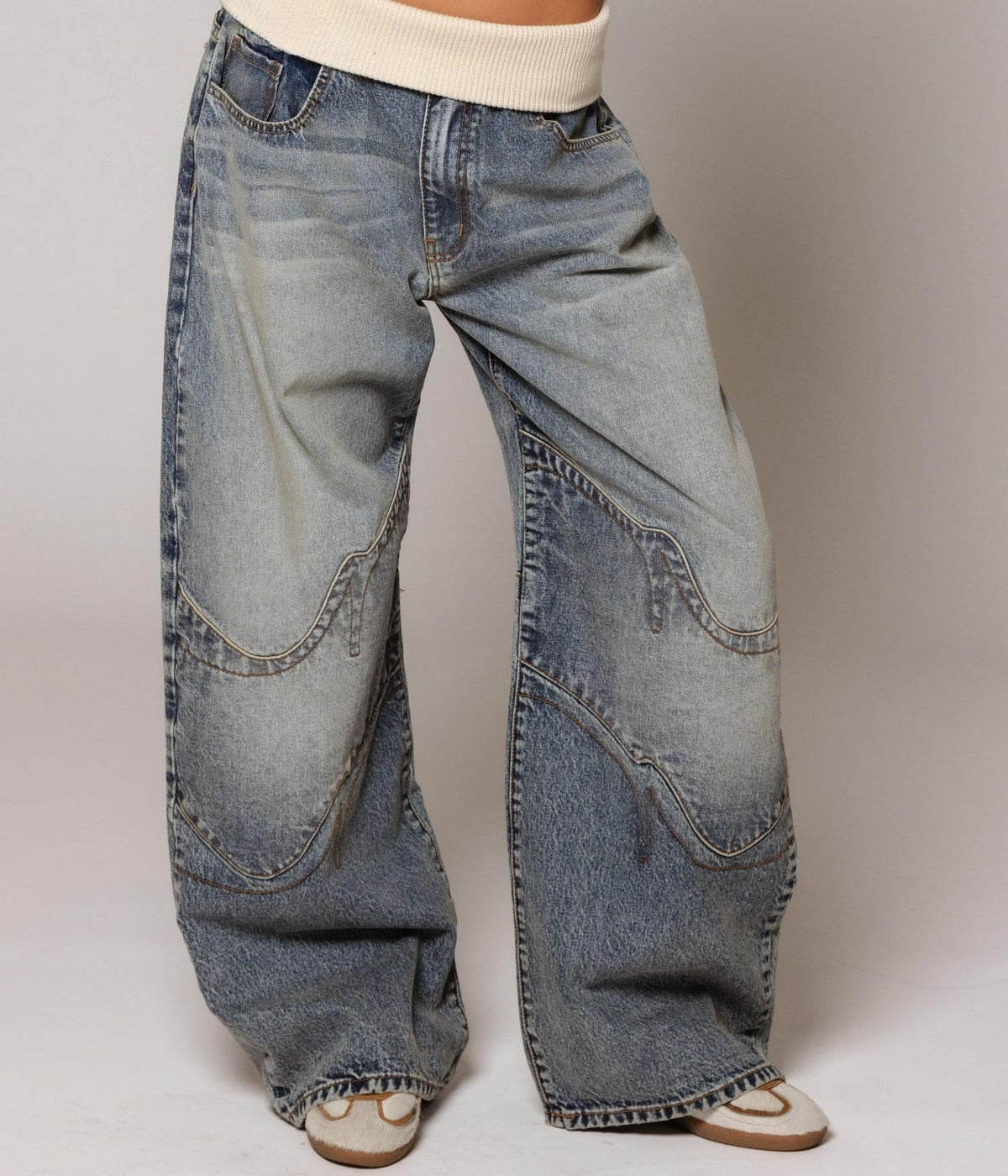 Lockere Jeans im Used-Look mit niedrigem Bund