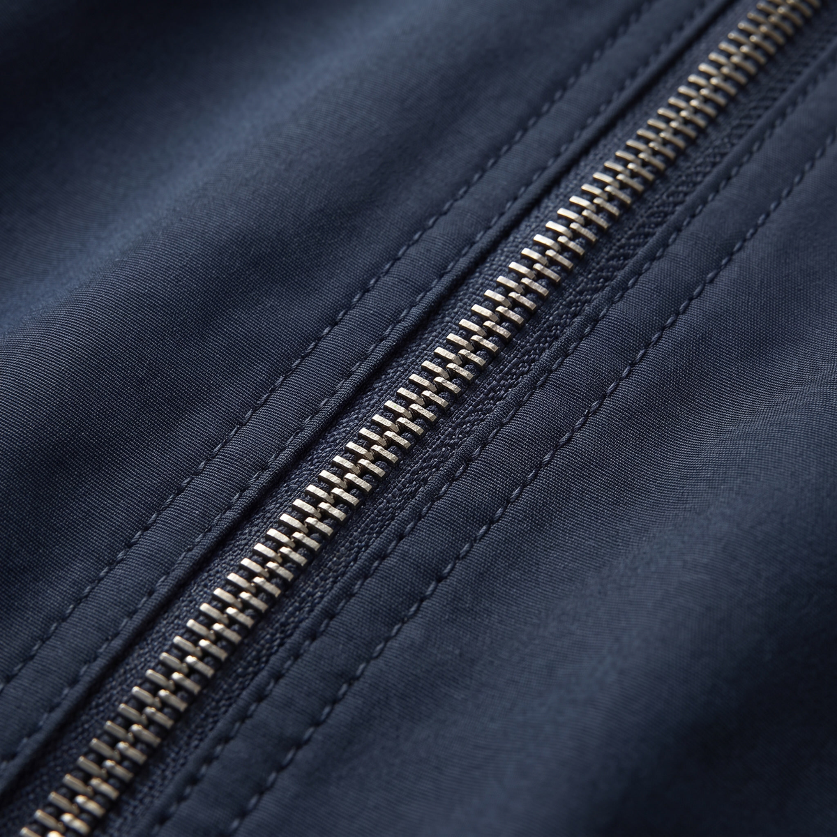 Herren Leichtjacke mit Zipp und Rippbündchen
