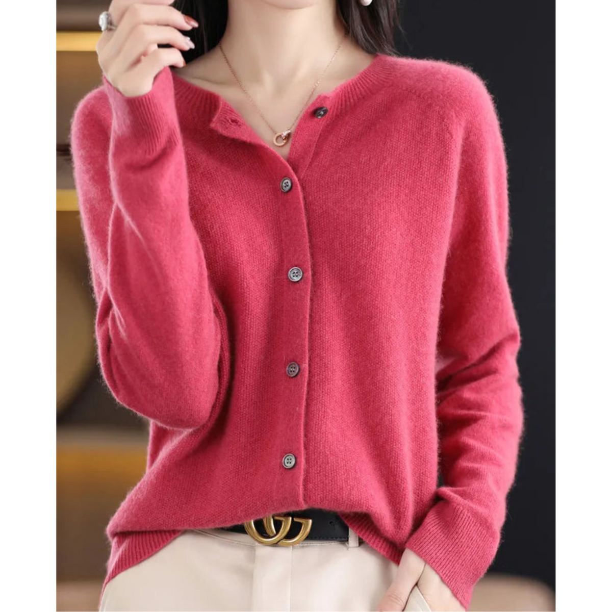 Damen Strickjacke mit Rundhalsausschnitt und Knopfleiste