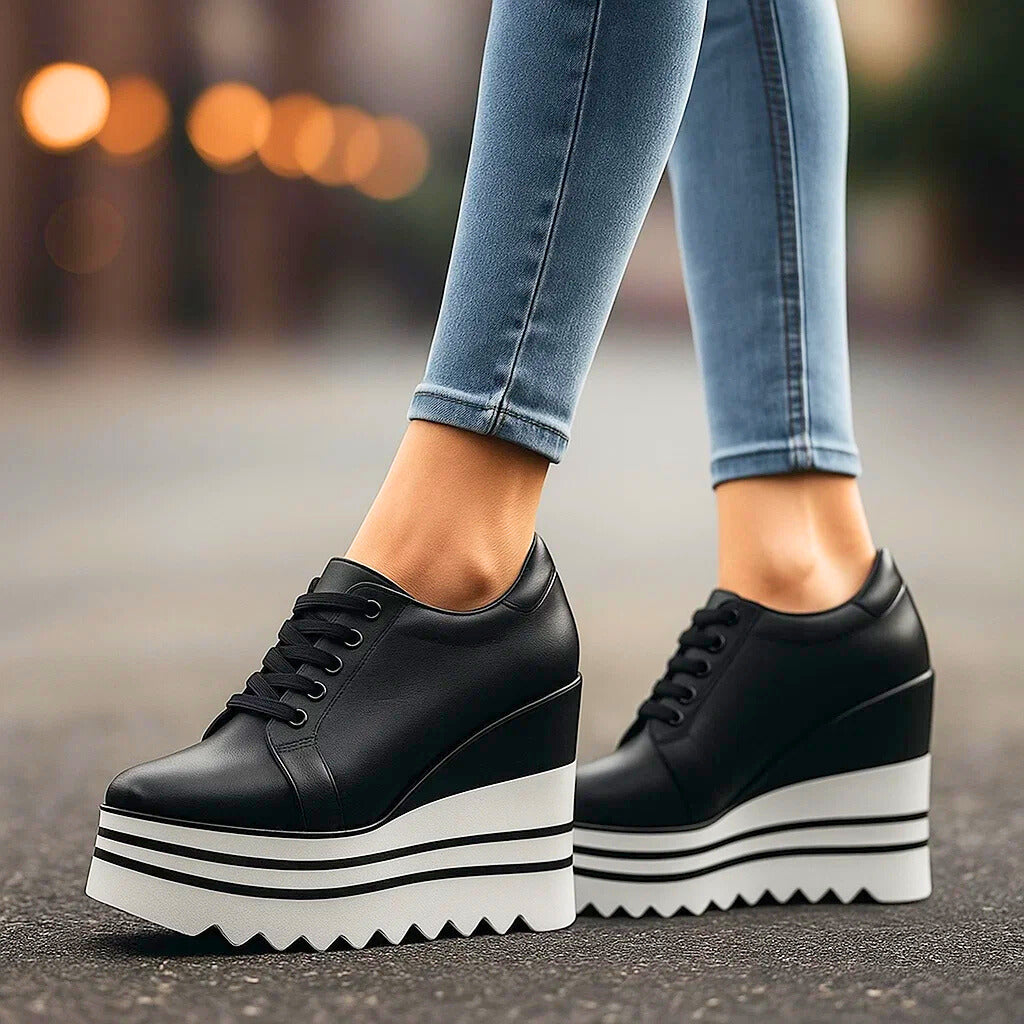 Damen Plateau Sneaker mit Doppelstreifen und Profilsohle