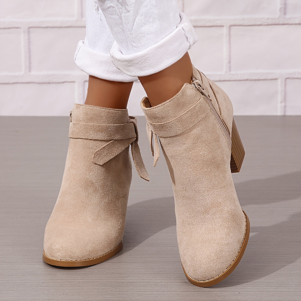 Spitze Damen Stiefeletten mit Blockabsatz und Schleife