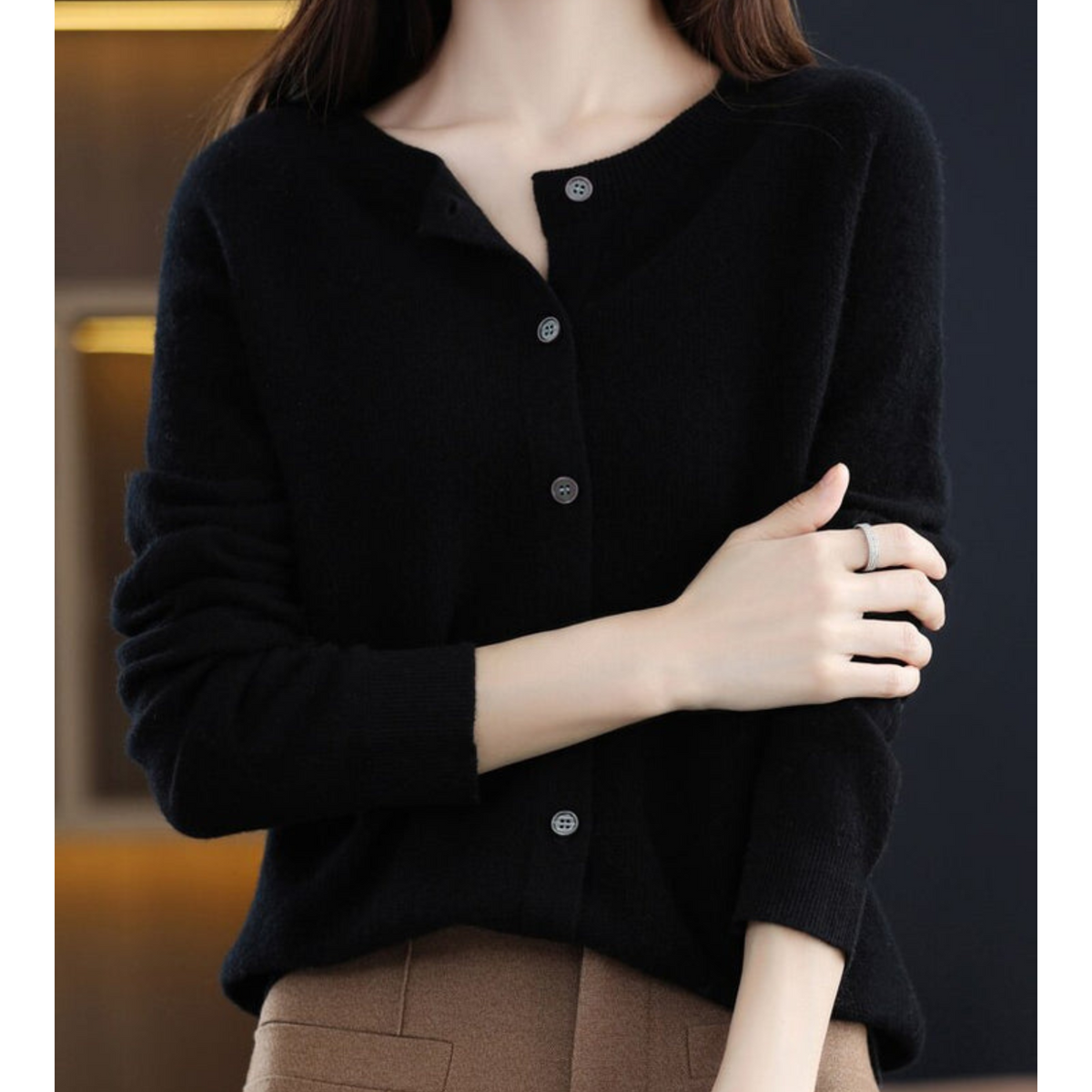 Damen Strickjacke mit Rundhalsausschnitt und Knopfleiste