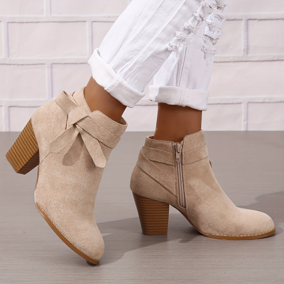 Spitze Damen Stiefeletten mit Blockabsatz und Schleife