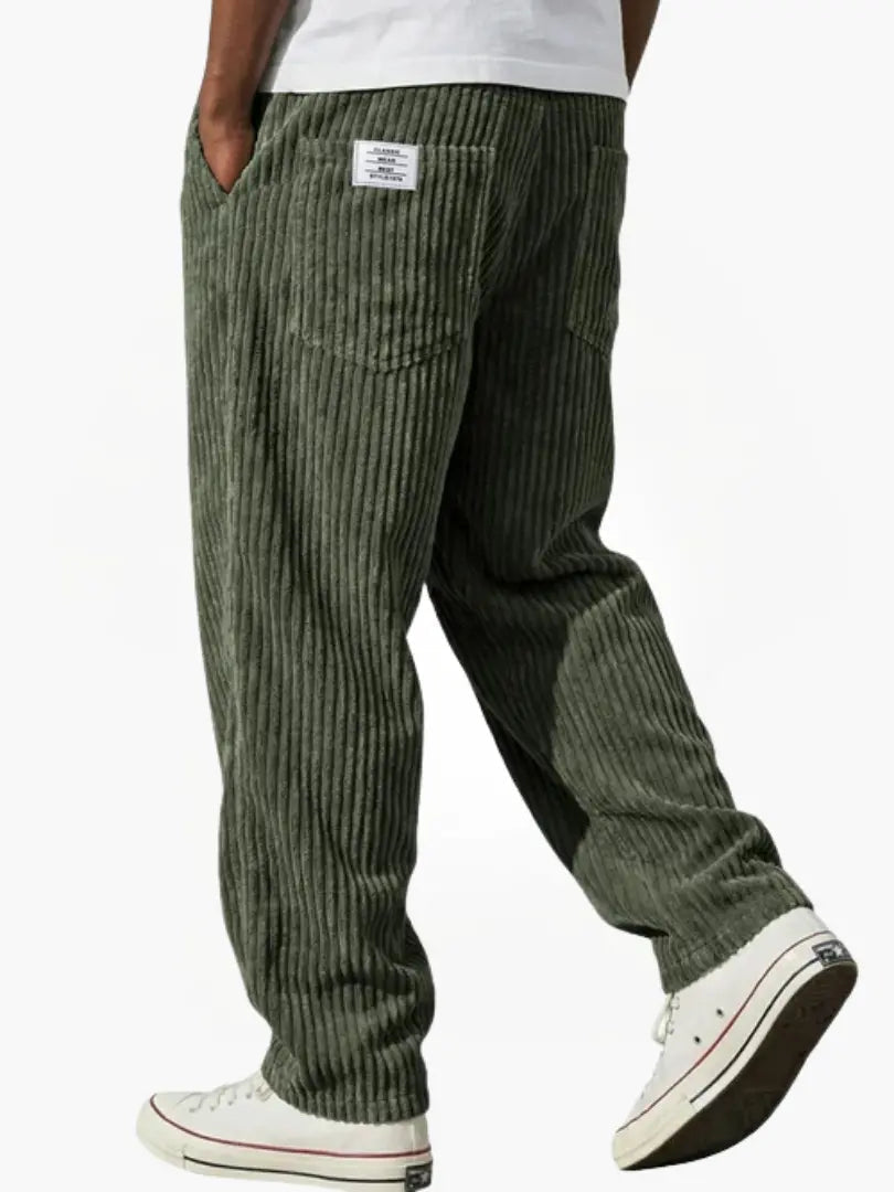 Lockere Herren Hose in Cord-Optik mit geradem Bein