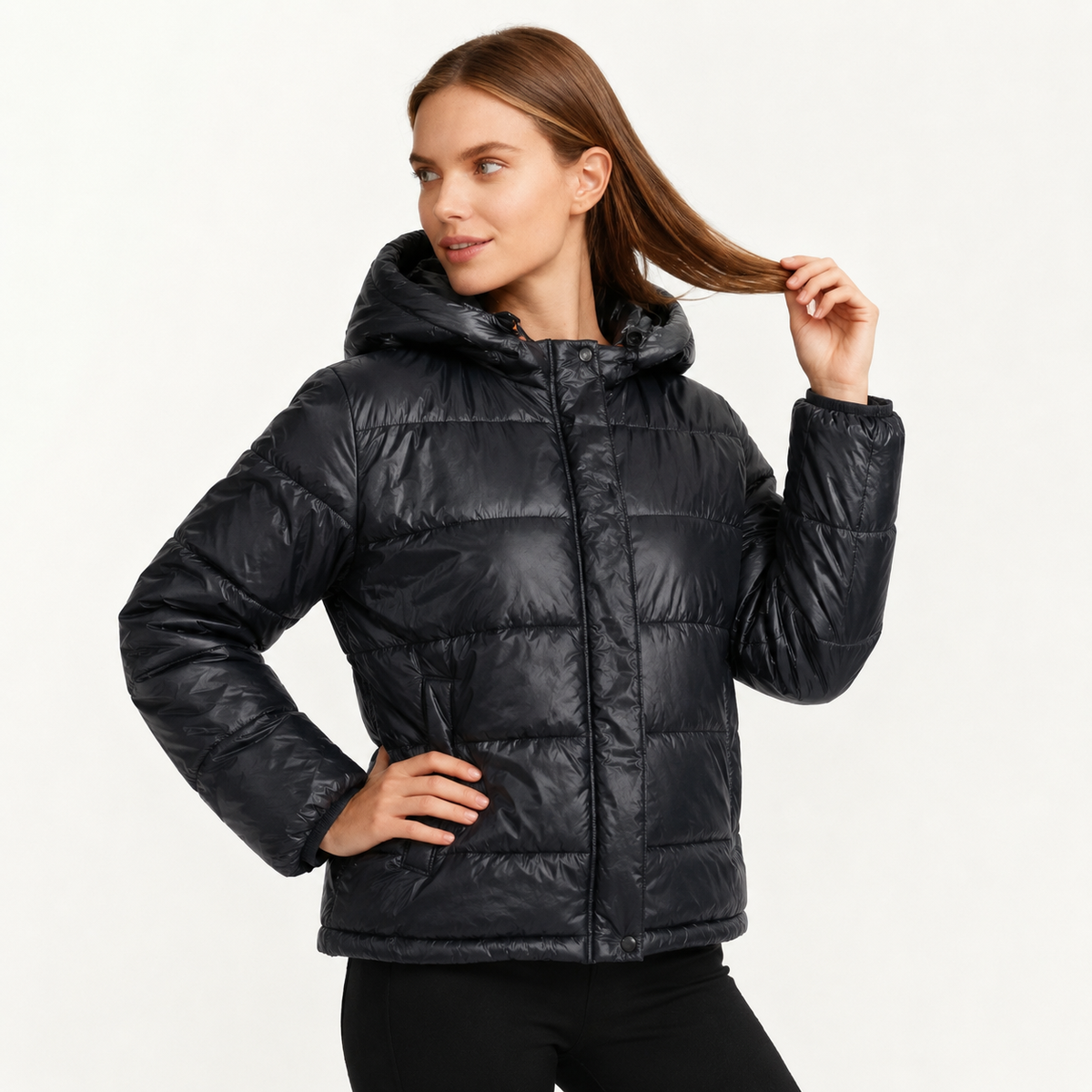 Kurze Damen Steppjacke mit Kapuze in Glanzoptik