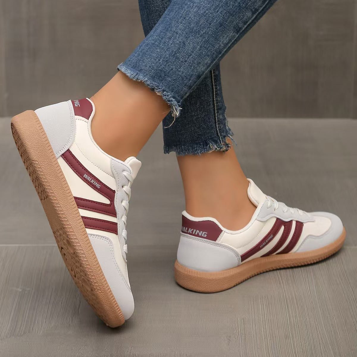 Orthopädische Schnürsneaker aus Wildleder mit weiter Passform