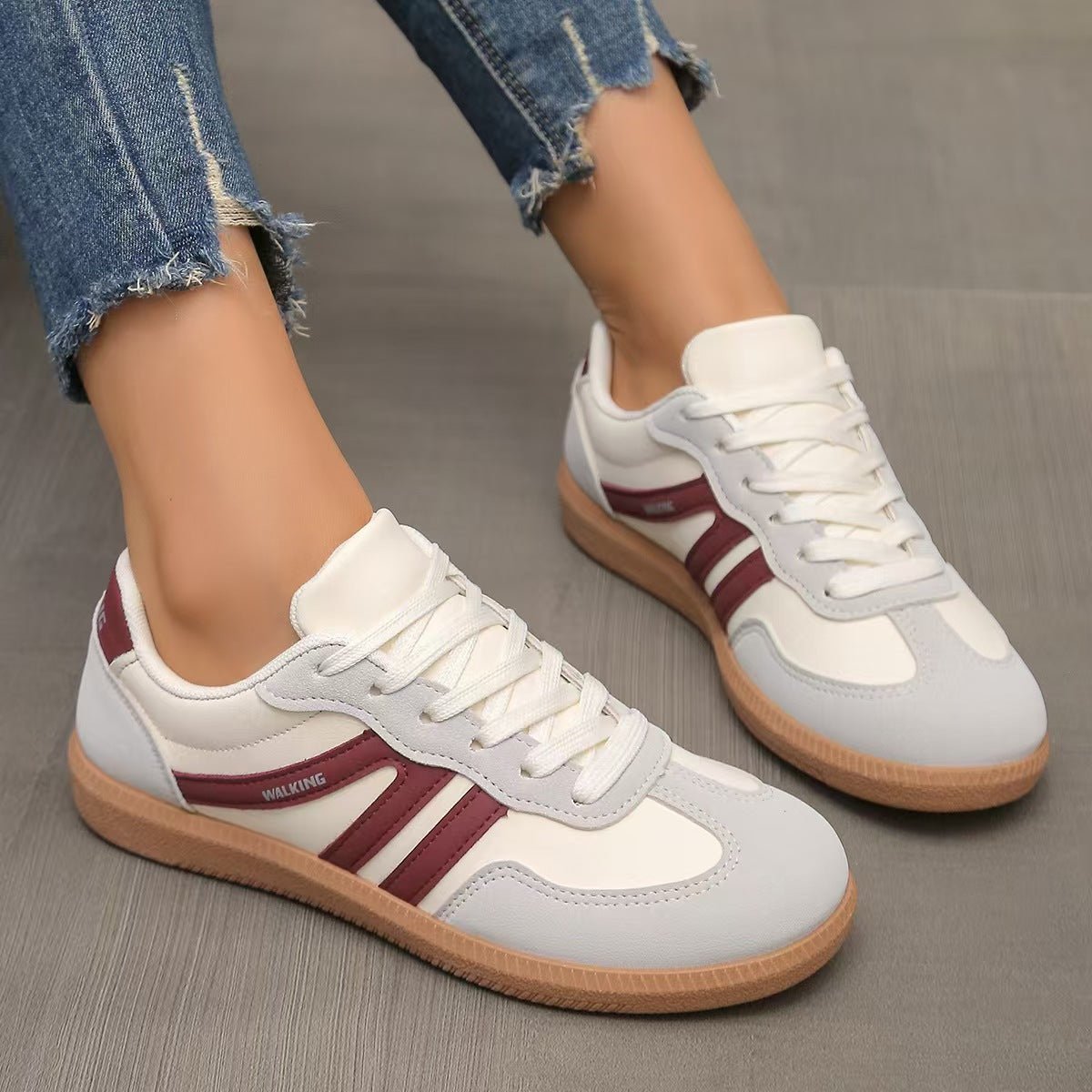 Orthopädische Schnürsneaker aus Wildleder mit weiter Passform