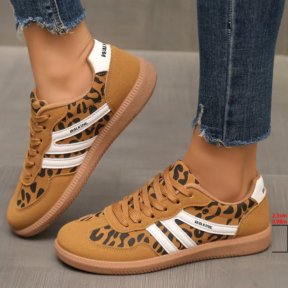 Orthopädische Schnürsneaker aus Wildleder mit weiter Passform