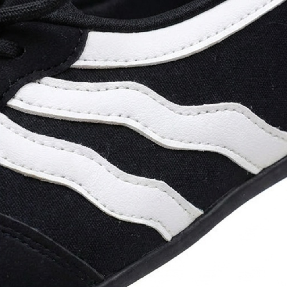Damen Retro Slip-On Sneaker mit Wellenstreifen