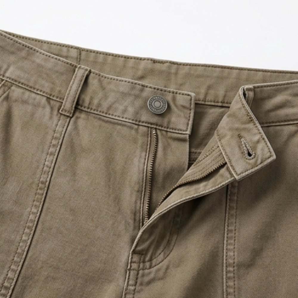 Hochgeschnittene Karottenhose mit Saumdetail für Büro und Freizeit