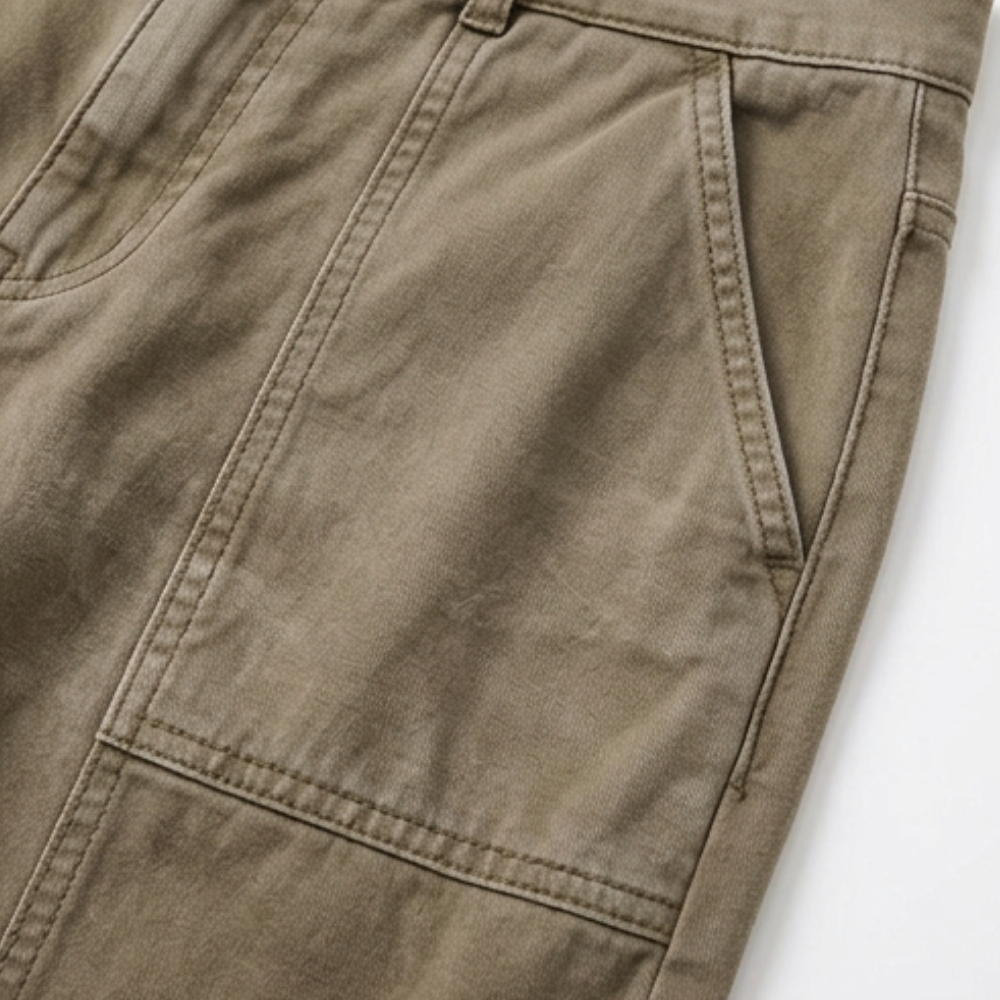 Hochgeschnittene Karottenhose mit Saumdetail für Büro und Freizeit