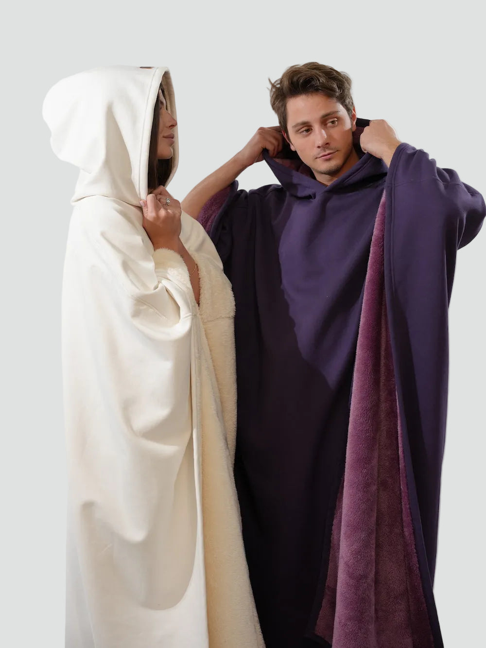 Kuscheliger Poncho Überwurf mit Kapuze und weichem Fleece