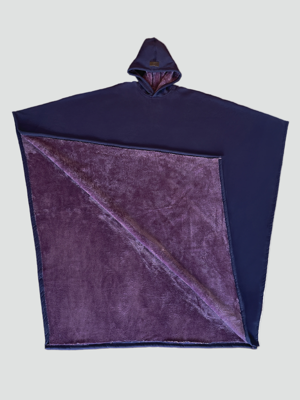 Kuscheliger Poncho Überwurf mit Kapuze und weichem Fleece