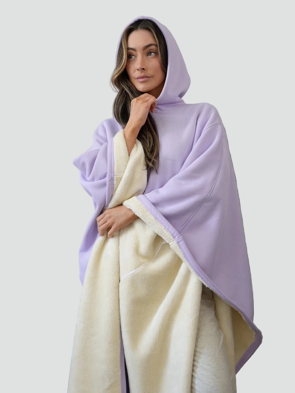 Kuscheliger Poncho Überwurf mit Kapuze und weichem Fleece