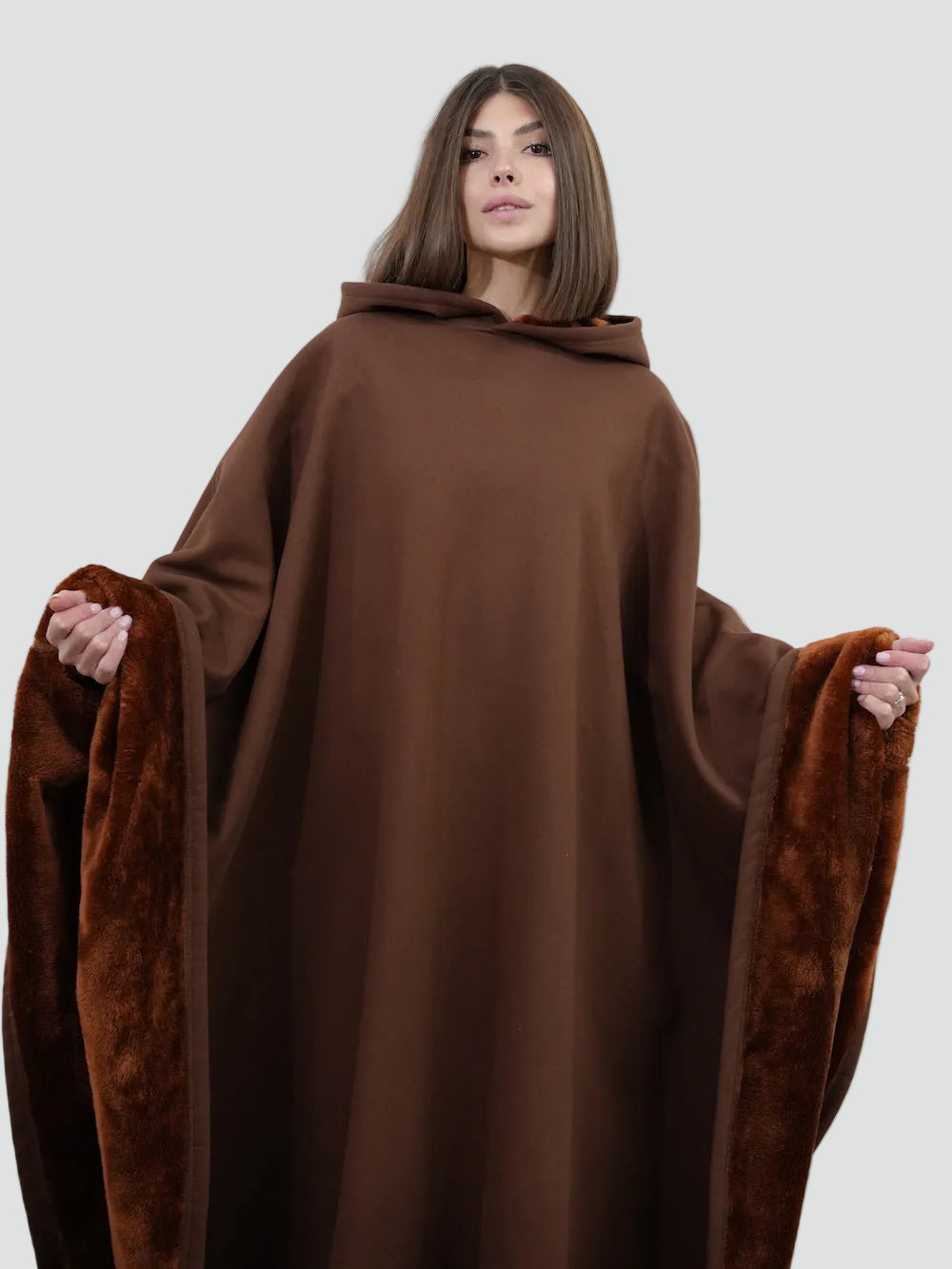 Kuscheliger Poncho Überwurf mit Kapuze und weichem Fleece