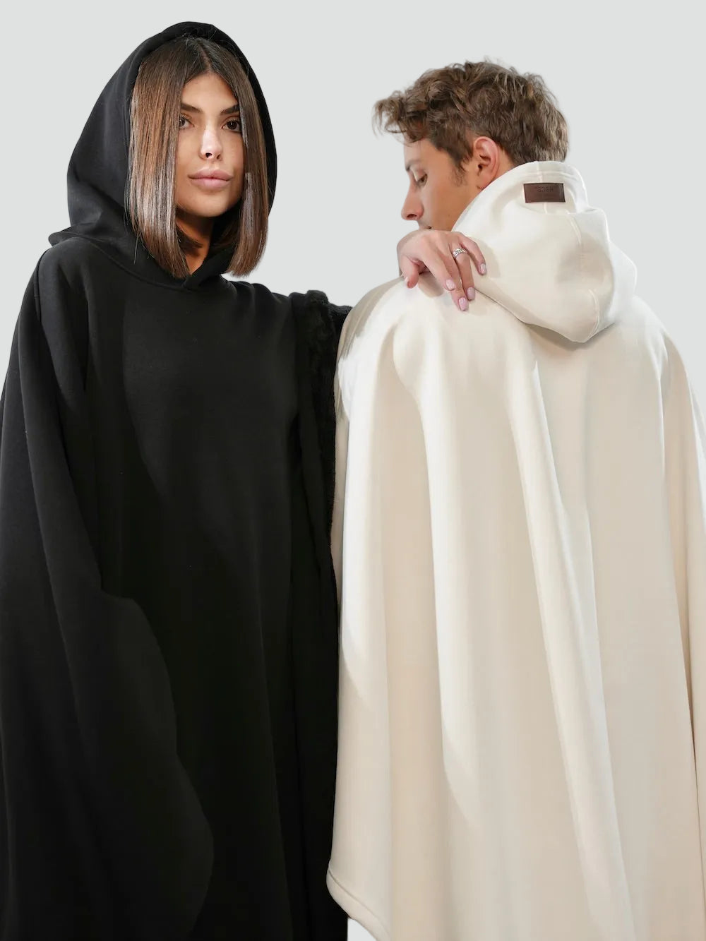 Kuscheliger Poncho Überwurf mit Kapuze und weichem Fleece