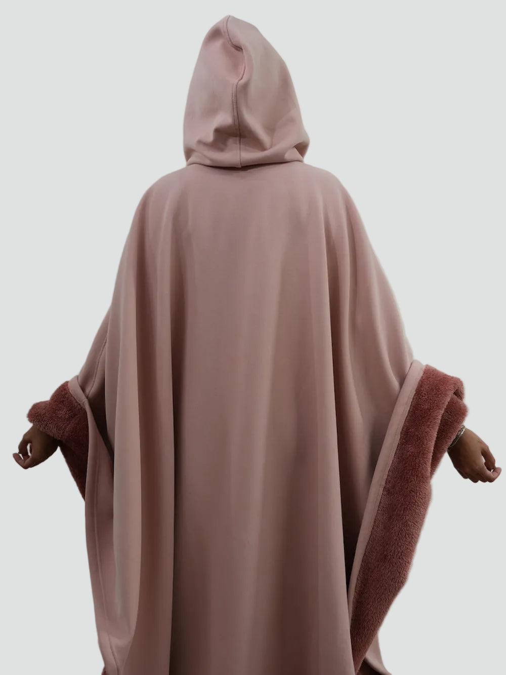 Kuscheliger Poncho Überwurf mit Kapuze und weichem Fleece