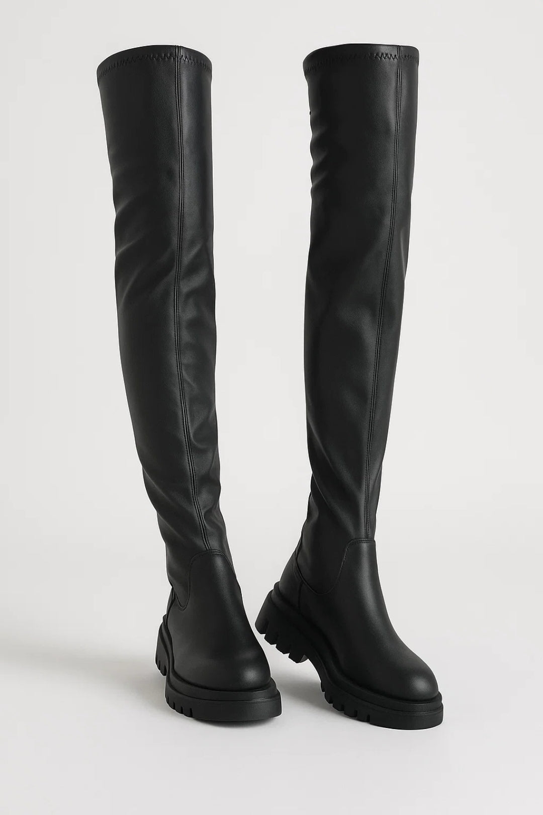 Overknee Stiefel Mit Hohem Schaft Und Profilsohle