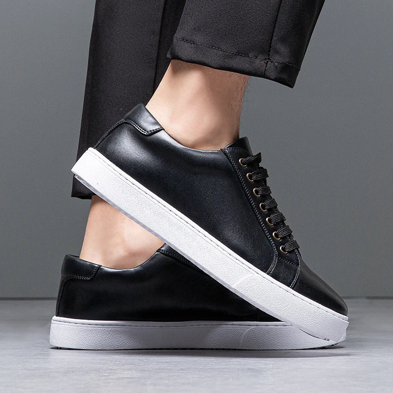 Unisex Sneaker in Lederoptik