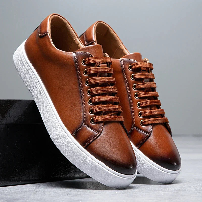 Unisex Sneaker in Lederoptik