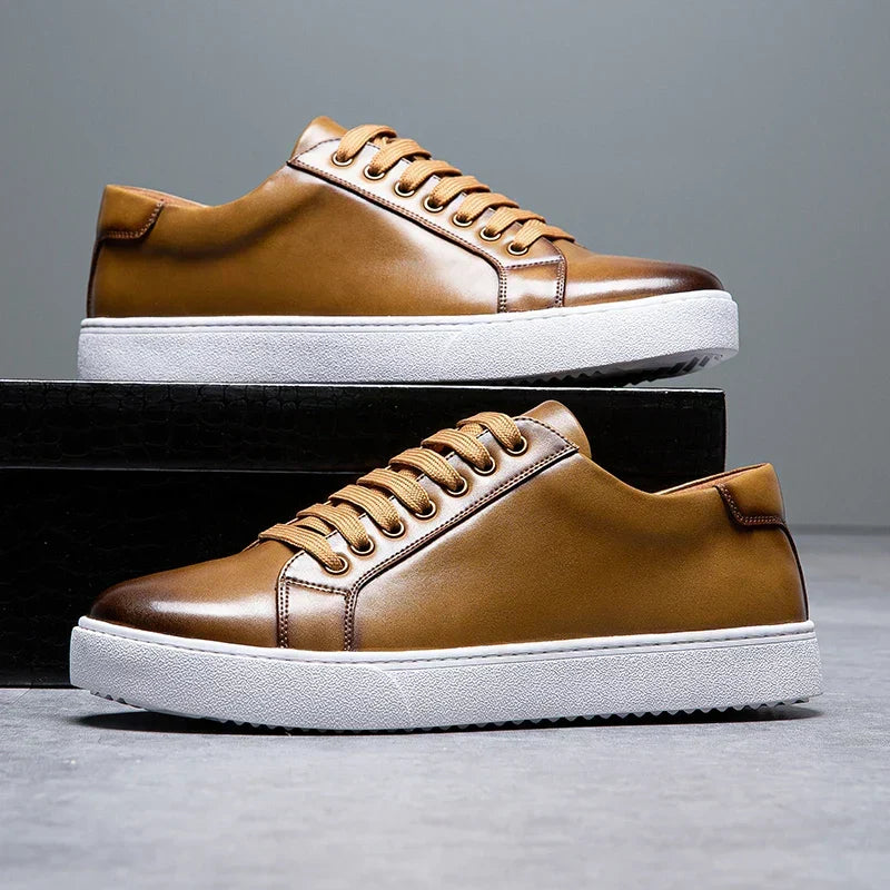 Unisex Sneaker in Lederoptik