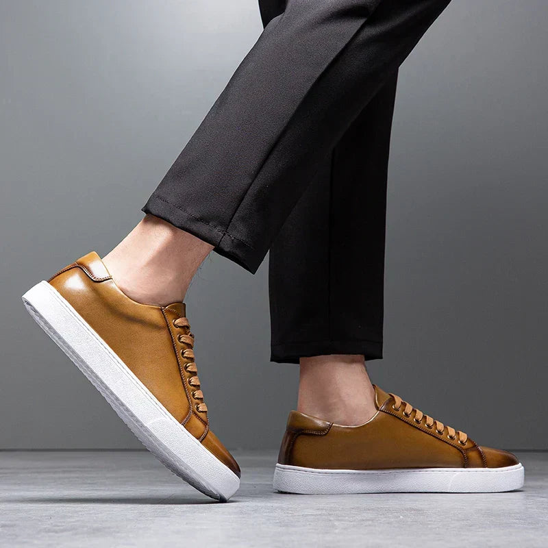 Unisex Sneaker in Lederoptik