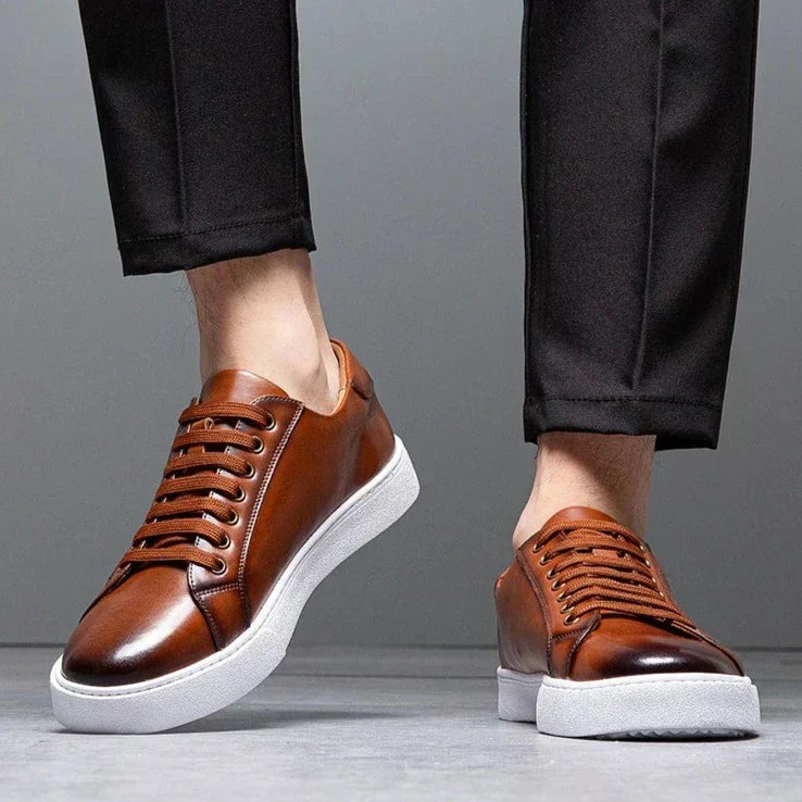 Unisex Sneaker in Lederoptik