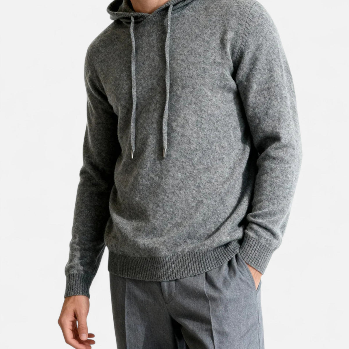 Leichter Kapuzenpullover im Minimalistischen Stil