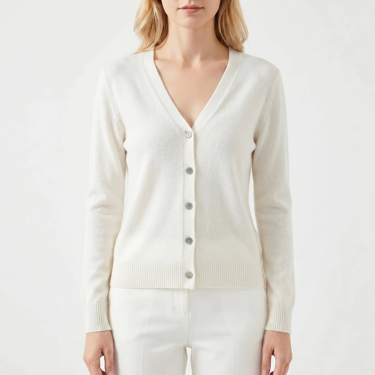Lockere Feinstrick-Strickjacke mit tiefem V-Ausschnitt