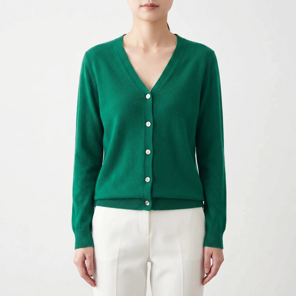 Lockere Feinstrick-Strickjacke mit tiefem V-Ausschnitt