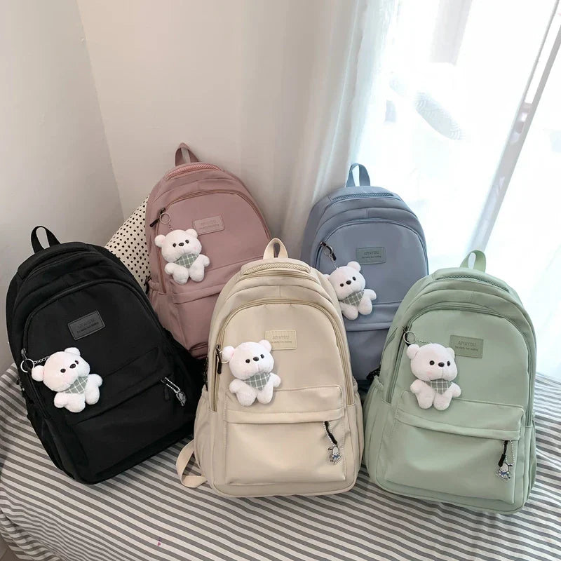 Geräumiger Nylon-Rucksack mit Laptopfach für Uni und Reisen
