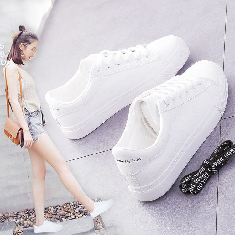 Minimalistische Low Top Sneaker Mit Plateausohle