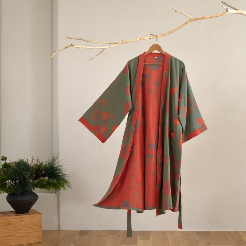 Leichter Kimono Bademantel aus Baumwolle mit Ginkgo-Muster