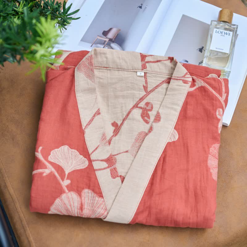 Leichter Kimono Bademantel aus Baumwolle mit Ginkgo-Muster