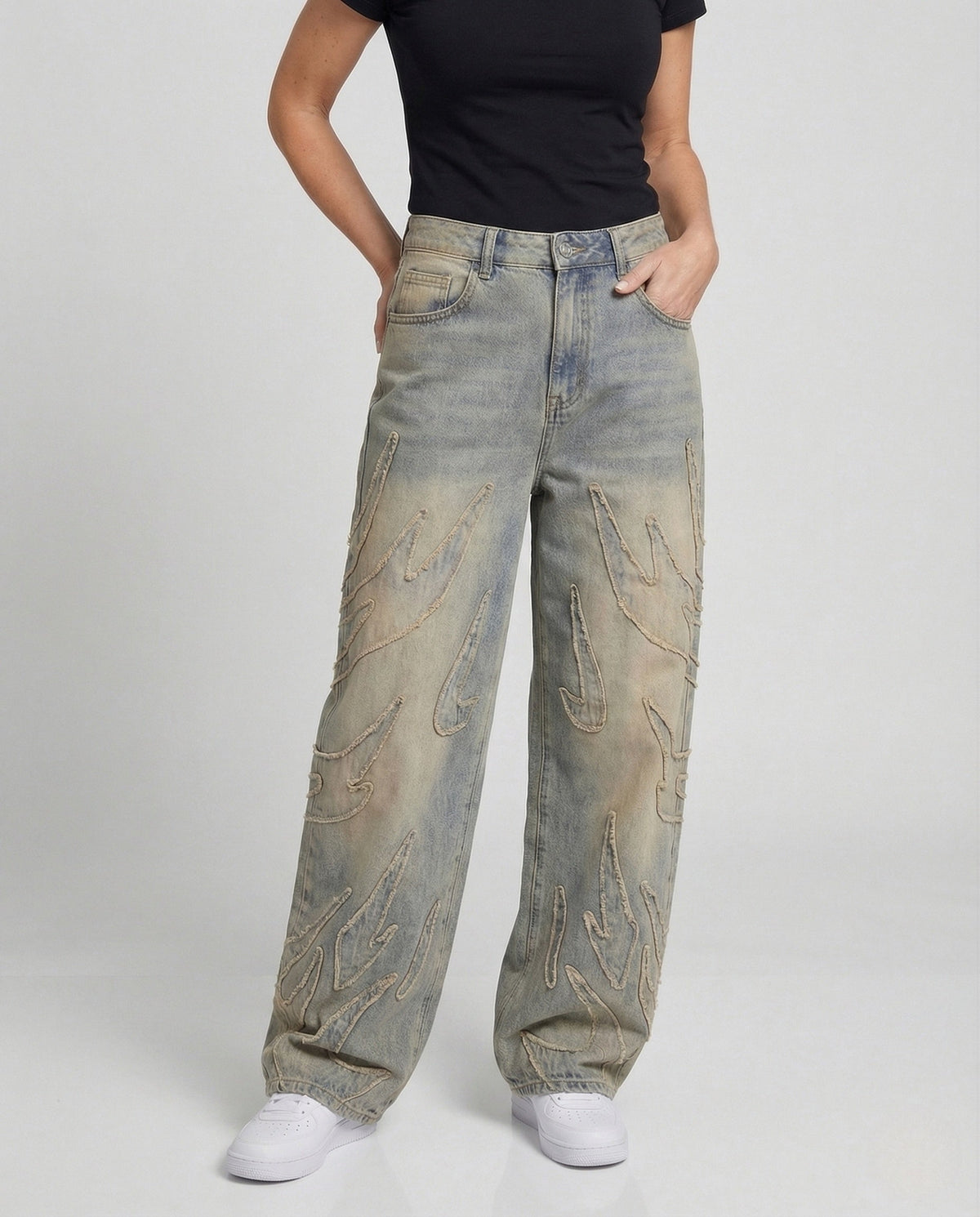 Weite Unisex Destroy Jeans mit Cutouts und Fransen