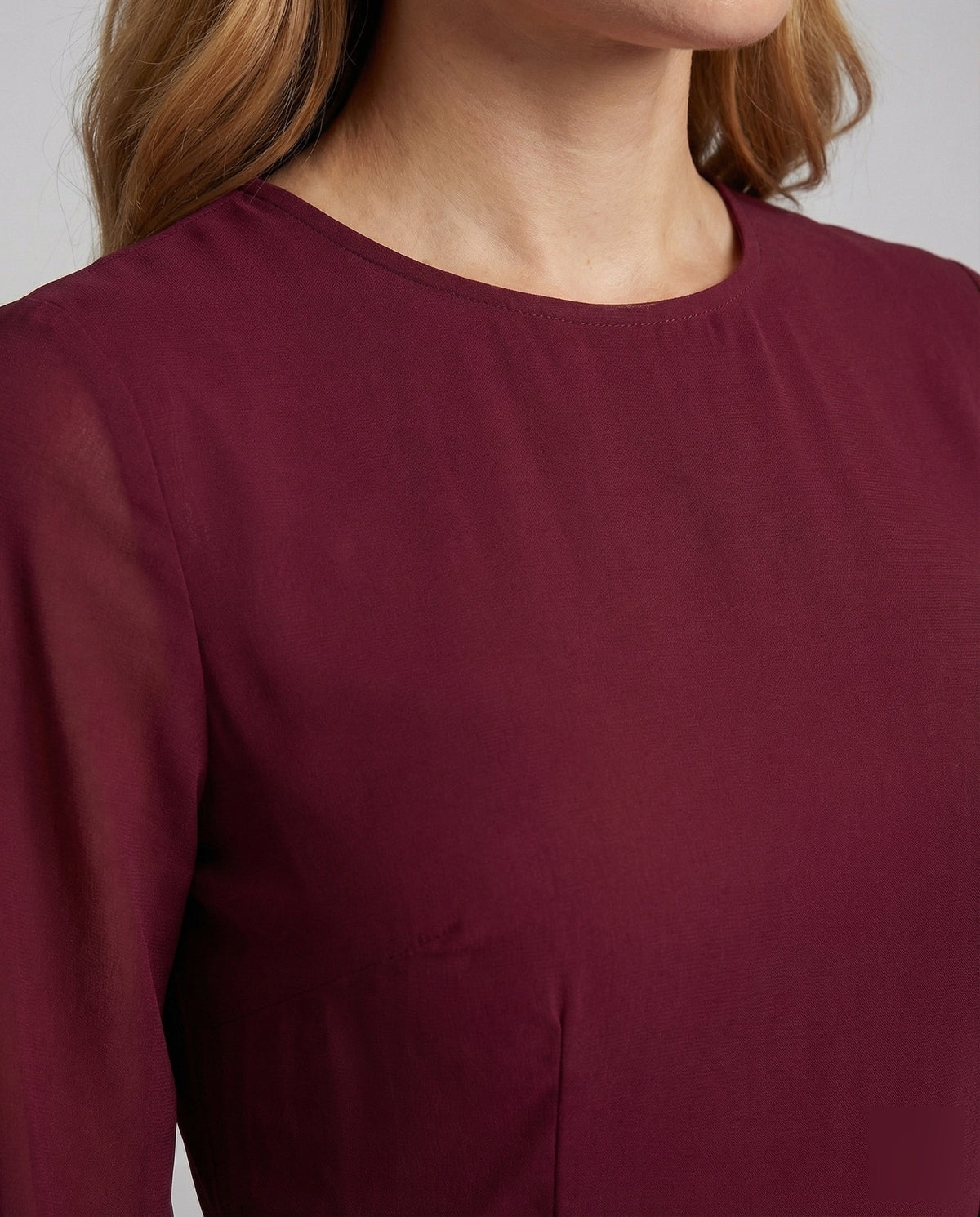 Elegantes Damen Maxikleid mit Glockenärmeln und Stufenrock